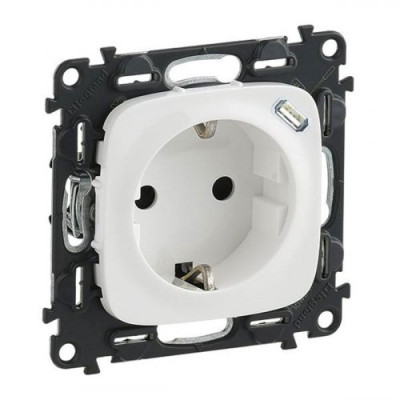Розетка комбінована 2К + З 16А 250V~ + USB Type C 1.5А 5V Legrand Valena Allure 753005 колір білий