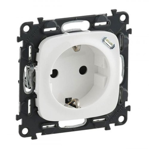 Розетка комбінована 2К + З 16А 250V~ + USB Type C 1.5А 5V Legrand Valena Allure 753005 колір білий