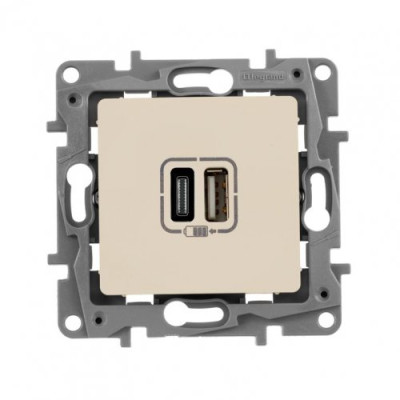 Розетка с двумя USB-разъемами тип A + тип C 240V/5V 3000мА Legrand Etika 672336, цвет слоновая кость Розетка с двумя USB-разъемами тип A + тип C 240V/5V 3000мА Legrand Etika 672336, цвет слоновая кость