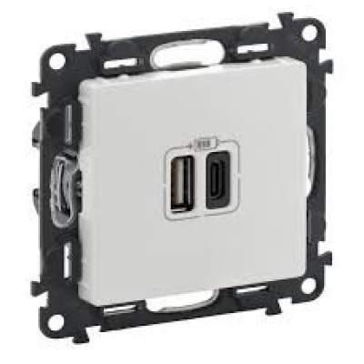 Розетка з двома USB-роз`ємами тип A + тип C 240V/5V 3000мА Legrand Valena Life 753106, колір білий