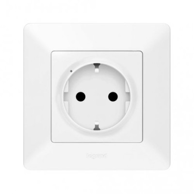 Розумна розетка з з/к 16А/230V Valena Life with Netatmo 752194, білий