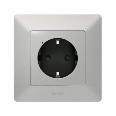 Розумна розетка з з/к 16А/230V Valena Life with Netatmo 7523947, алюміній